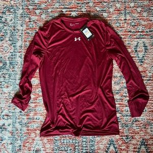 Under Armour long sleeve T, size small but feels more like a mens medium.